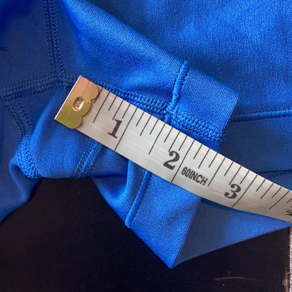 Under Armor compression shorts - Picture 6 of 6